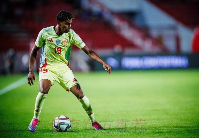 前经纪人:莱万此前想加盟皇马 但当时只能做替补 前经纪人:莱万此前想加盟皇马 但当时只能做替补